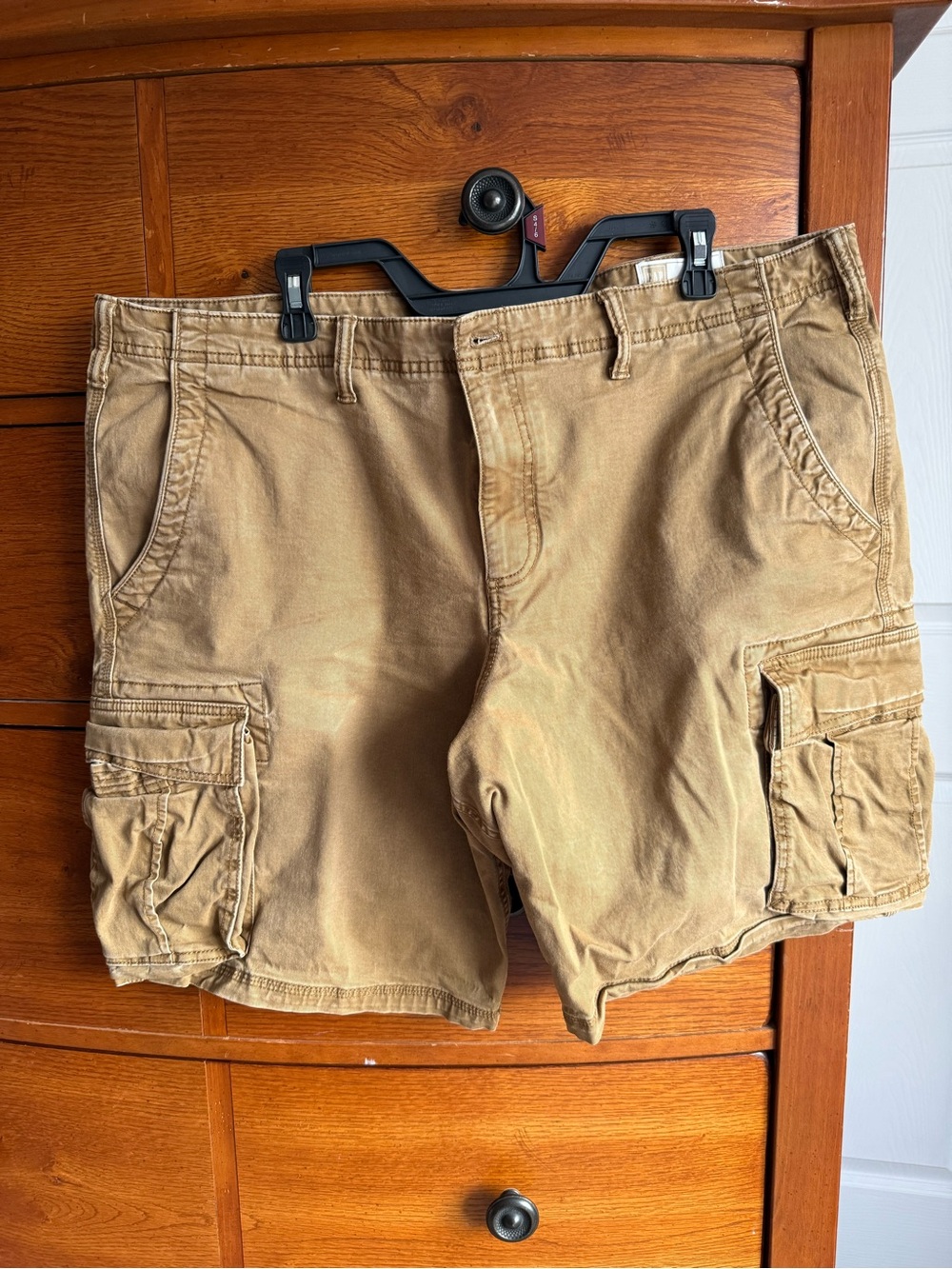 GAP Men's Khaki Cargo Shorts Size 42